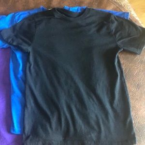 4 boys t-shirts size 10-12